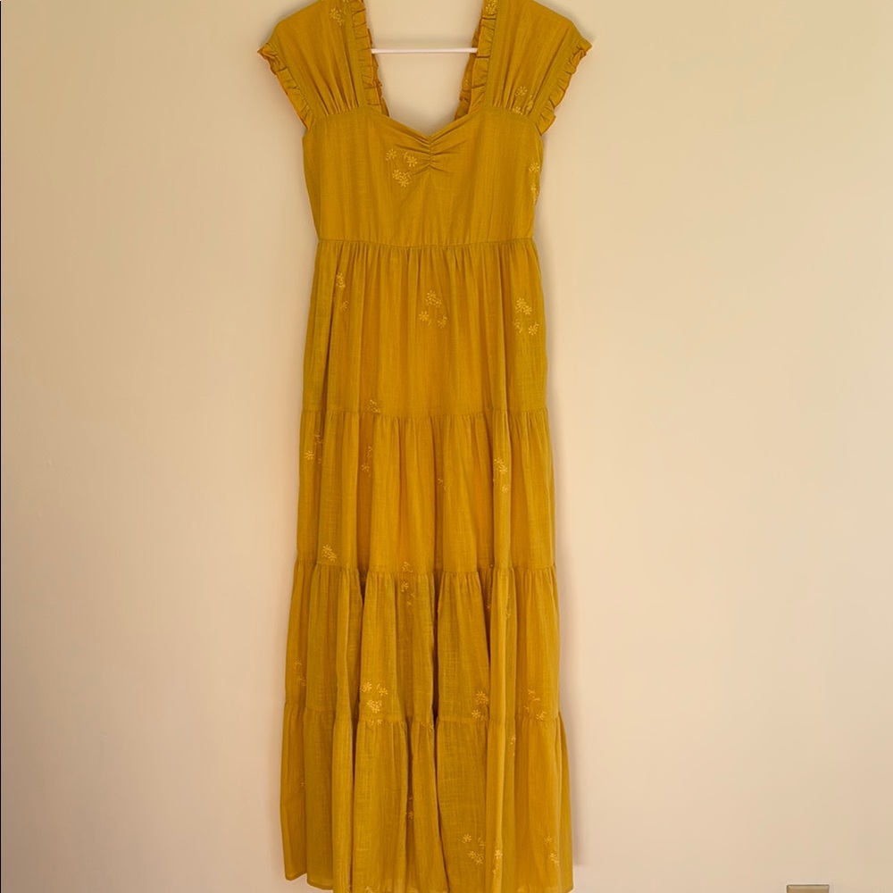 Elegant Yellow Maxi Dress